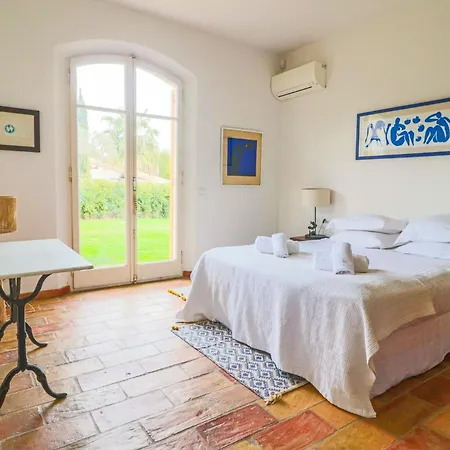 Magnifique Provencal Avec Piscine Et Vue *