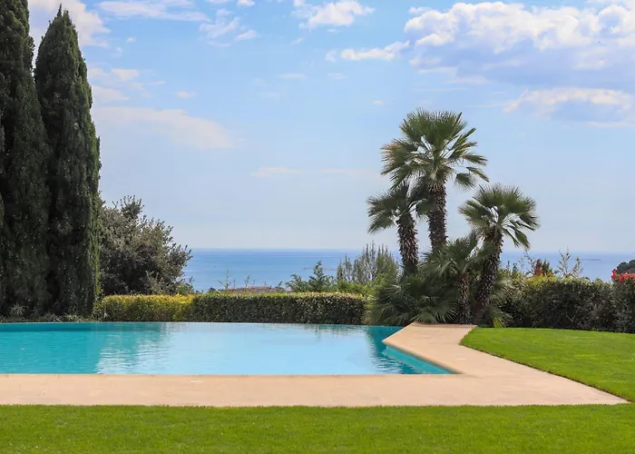 Magnifique Provencal Avec Piscine Et Vue Villa *