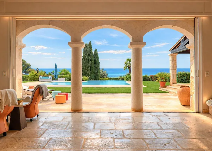 Magnifique Provencal Avec Piscine Et Vue