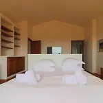 Magnifique Provencal Avec Piscine Et Vue *