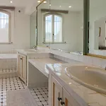 Magnifique Provencal Avec Piscine Et Vue *