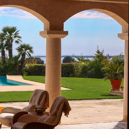 빌라 Magnifique Provencal Avec Piscine Et Vue 앙티브