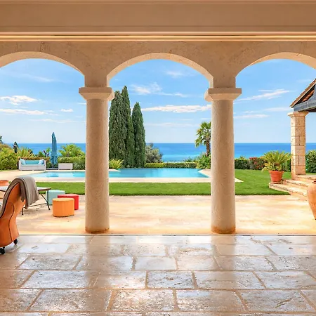 Magnifique Provencal Avec Piscine Et Vue