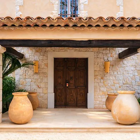 Magnifique Provencal Avec Piscine Et Vue *