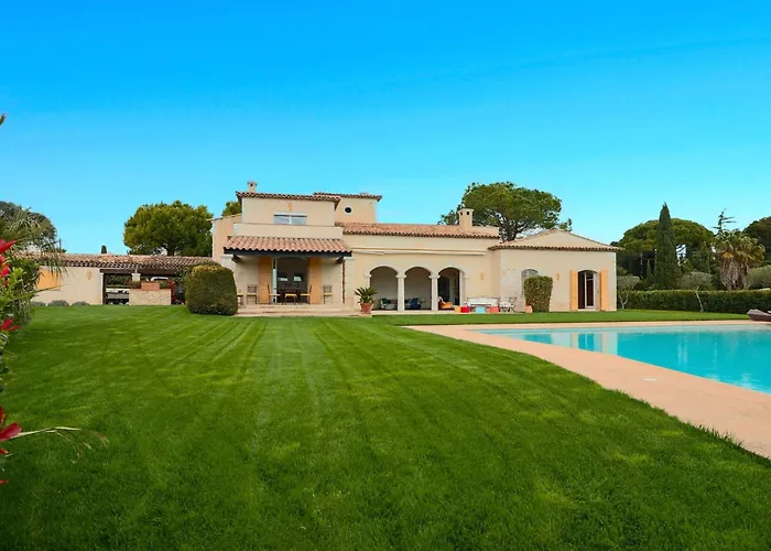 别墅 Magnifique Provencal Avec Piscine Et Vue *