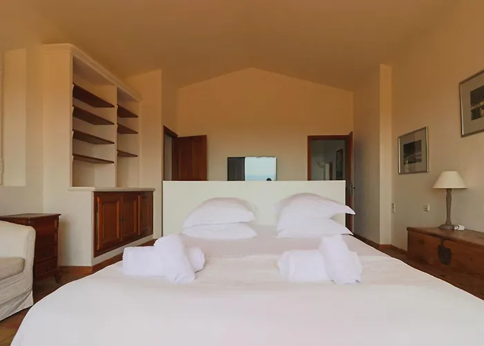 Magnifique Provencal Avec Piscine Et Vue *