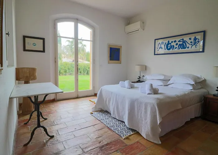 Magnifique Provencal Avec Piscine Et Vue