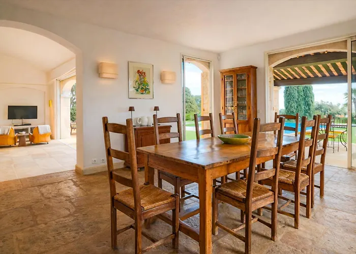 Magnifique Provencal Avec Piscine Et Vue * Antibes