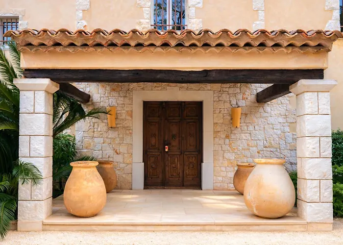 Magnifique Provencal Avec Piscine Et Vue *